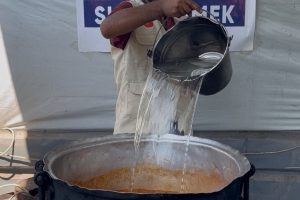 Han Yunus’ta 500 Kişiye Sıcak Yemek İkramı