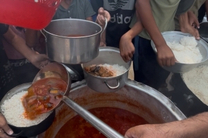 Han Yunus’ta 500 Kişiye Sıcak Yemek İkramı