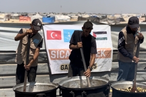 Gazze’de 500 Kişilik Sıcak Yemek Dağıtımı
