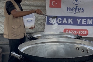 Han Yunus’ta 1000 Kişiye Sıcak Yemek İkramı