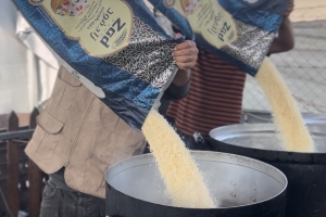 Han Yunus’ta 1000 Kişiye Sıcak Yemek İkramı