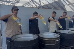 Han Yunus’ta 1000 Kişiye Sıcak Yemek Dağıtımı Gerçekleşti