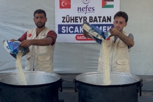 Han Yunus’ta 500 Kişiye Sıcak Yemek İkramı