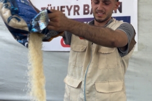 Han Yunus’ta 500 Kişiye Sıcak Yemek İkramı