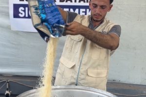 Han Yunus’ta 500 Kişiye Sıcak Yemek İkramı