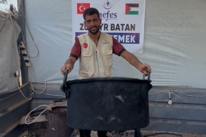 Han Yunus’ta 500 Kişiye Sıcak Yemek İkramı