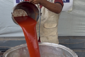 Han Yunus’ta 500 Kişiye Sıcak Yemek İkramı