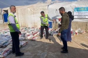 YARDIM KOLİLERİMİZ SURİYE'DEYİZ