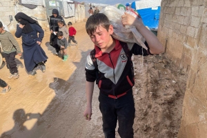 YARDIM KOLİLERİMİZ SURİYE'DEYİZ